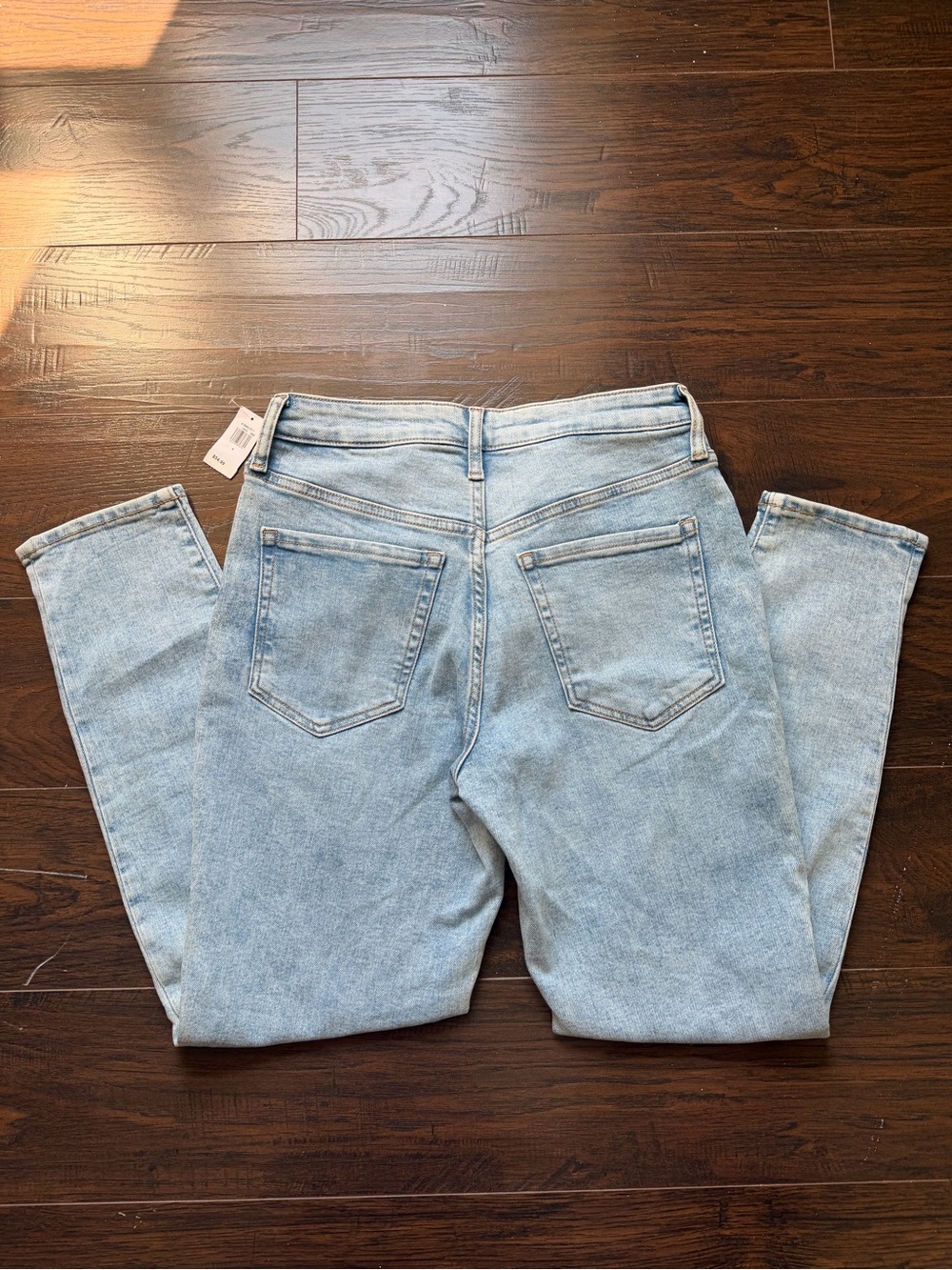 NWT Old Navy High-Waisted OG Straight Ankle Jeans Light Wash Distressed - Picture 3 of 4